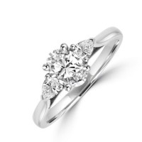 Platinum Oval and Pear DSi1 Diamond ring