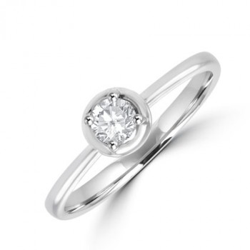 18ct White Gold Solitaire Diamond Ring