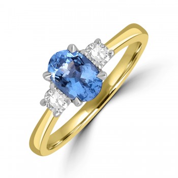 18ct Gold Three-stone Oval Aquamarine and Diamond ring